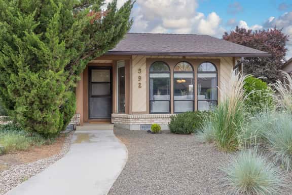 Cozy Clean Quiet 1 Level Centrally Located Home - Image 1